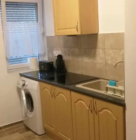 Joszerencset Apartment *